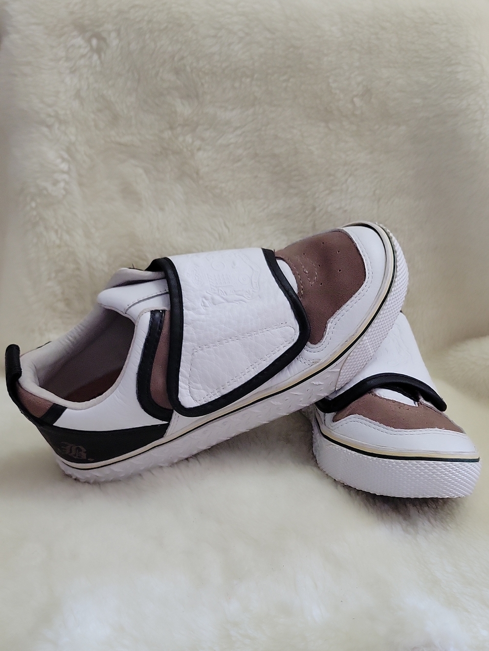 L.A.M.B. by Gwen Stefani Sneakers. Size 6